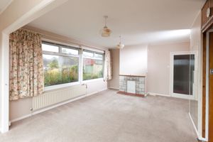 Sitting Room (1)- click for photo gallery